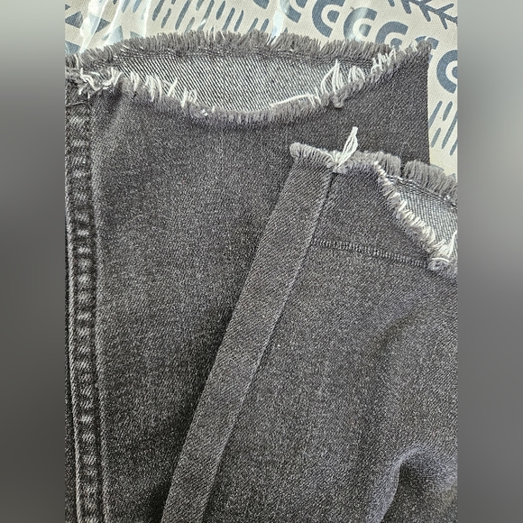 ✨️ Free People Jeans Destroyed Ankle Skinny Jeans Raw Black Color Size 29 - Picture 16 of 16